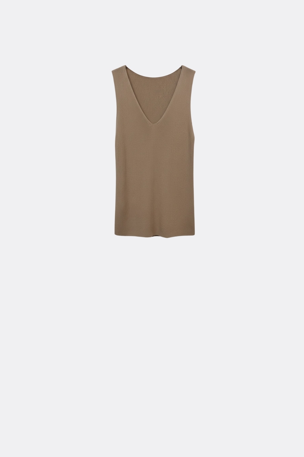 Top de punto fino sin mangas color camello con cuello en V