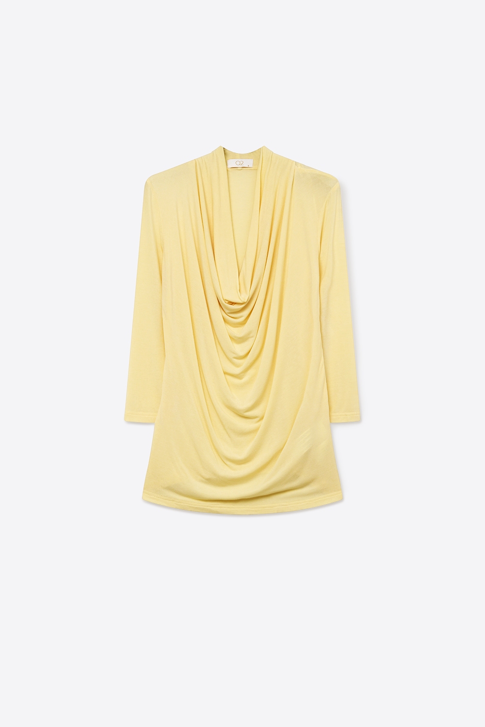 top amarillo mantequilla con drapeado al frente y manga 3/4