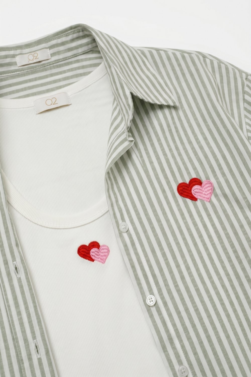 Conjunto de camiseta y camisa de 2 piezas de algod&oacute;n con rayas verdes y coraz&oacute;n bordado
