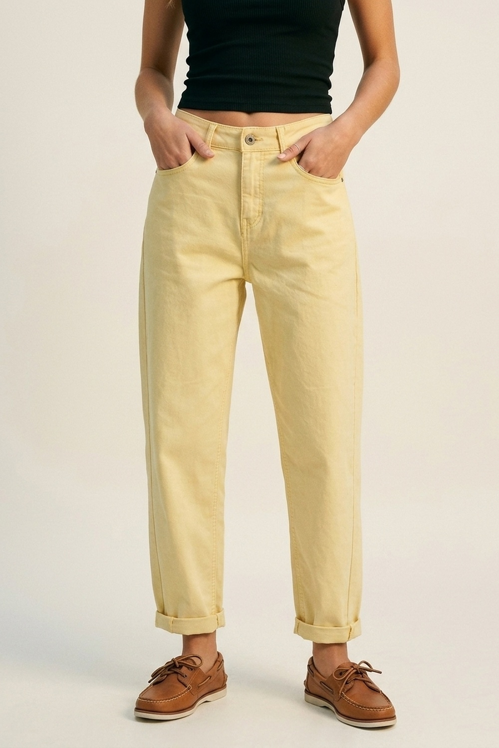Pantalones de pierna de barril de talle alto con dobladillo enrollado en amarillo Pantalones de pierna de barril de talle alto con dobladillo enrollado en amarillo