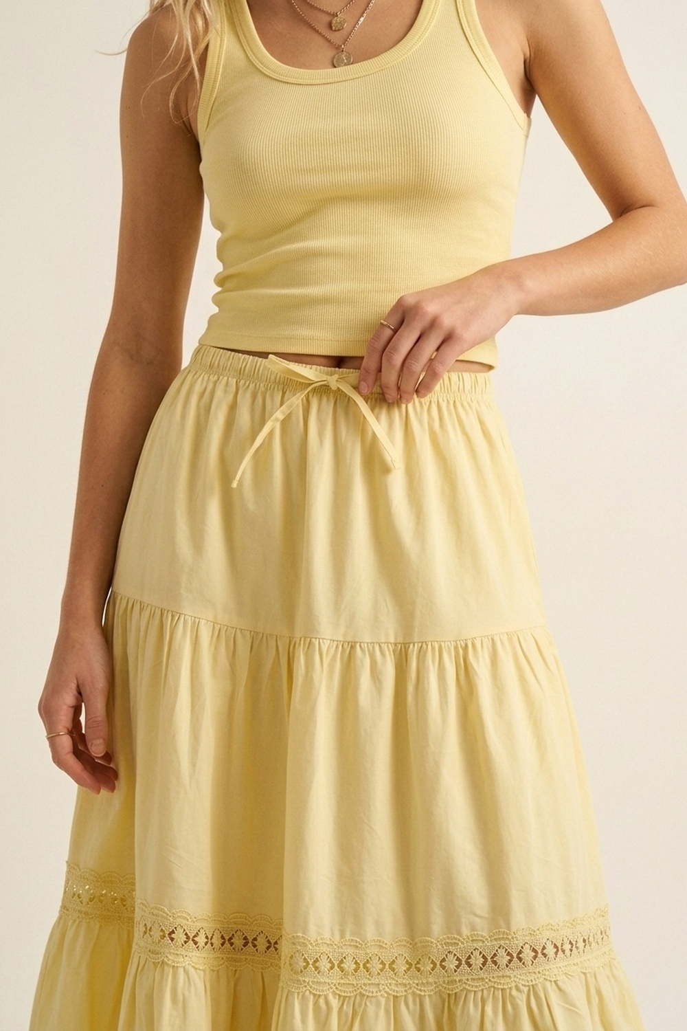 Falda Maxi de Popelina Amarilla con Detalle de Encaje