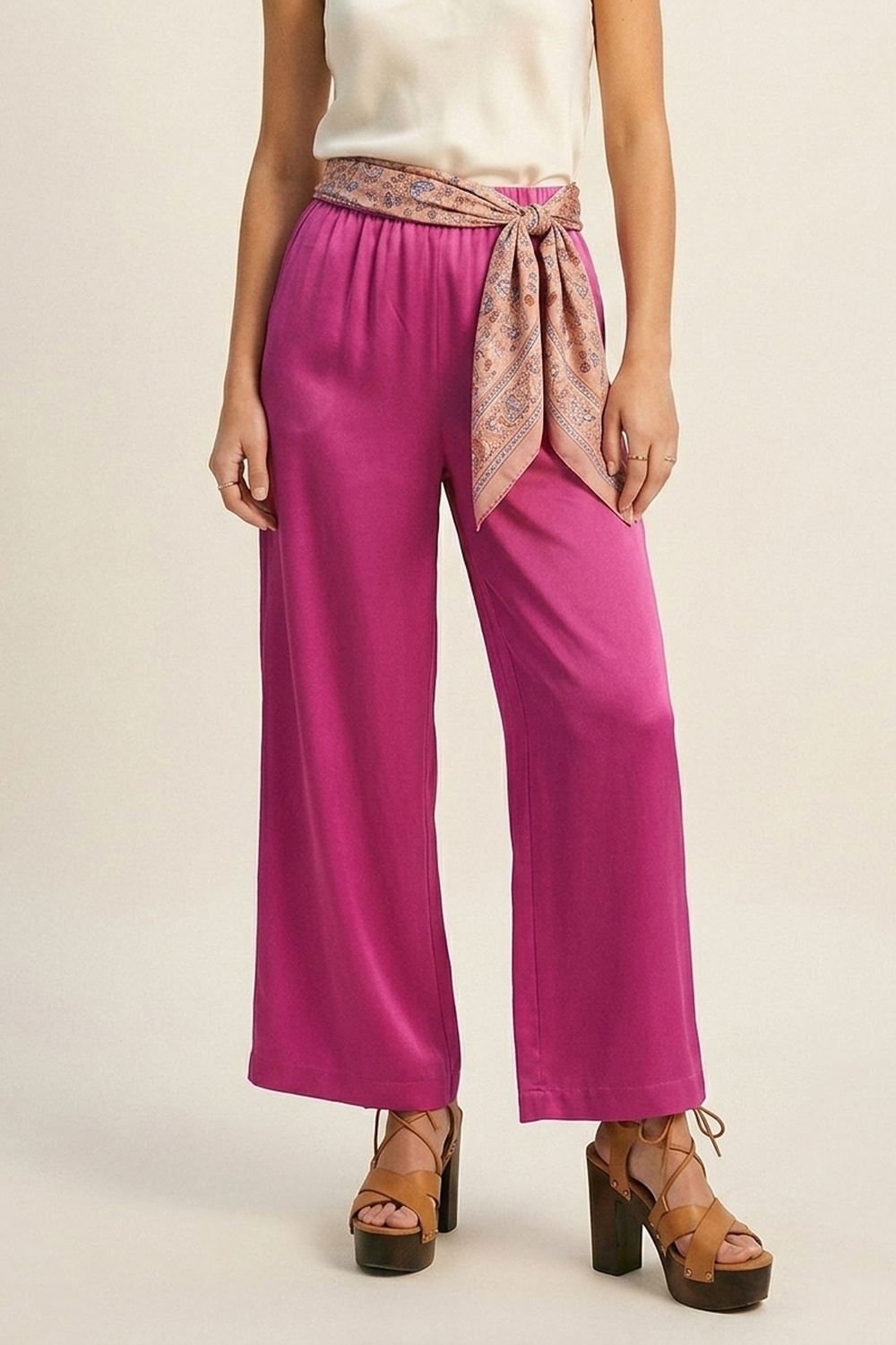 Pantalones Fucsia de Sat&eacute;n Ligero con Pierna Ancha y Cintura El&aacute;stica