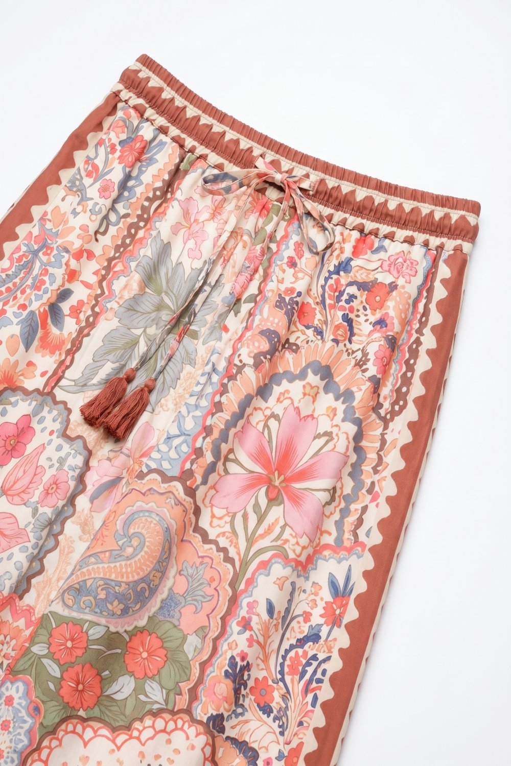 Pantalones de tela tejida ligera con estampado floral multicolor y cintura ancha