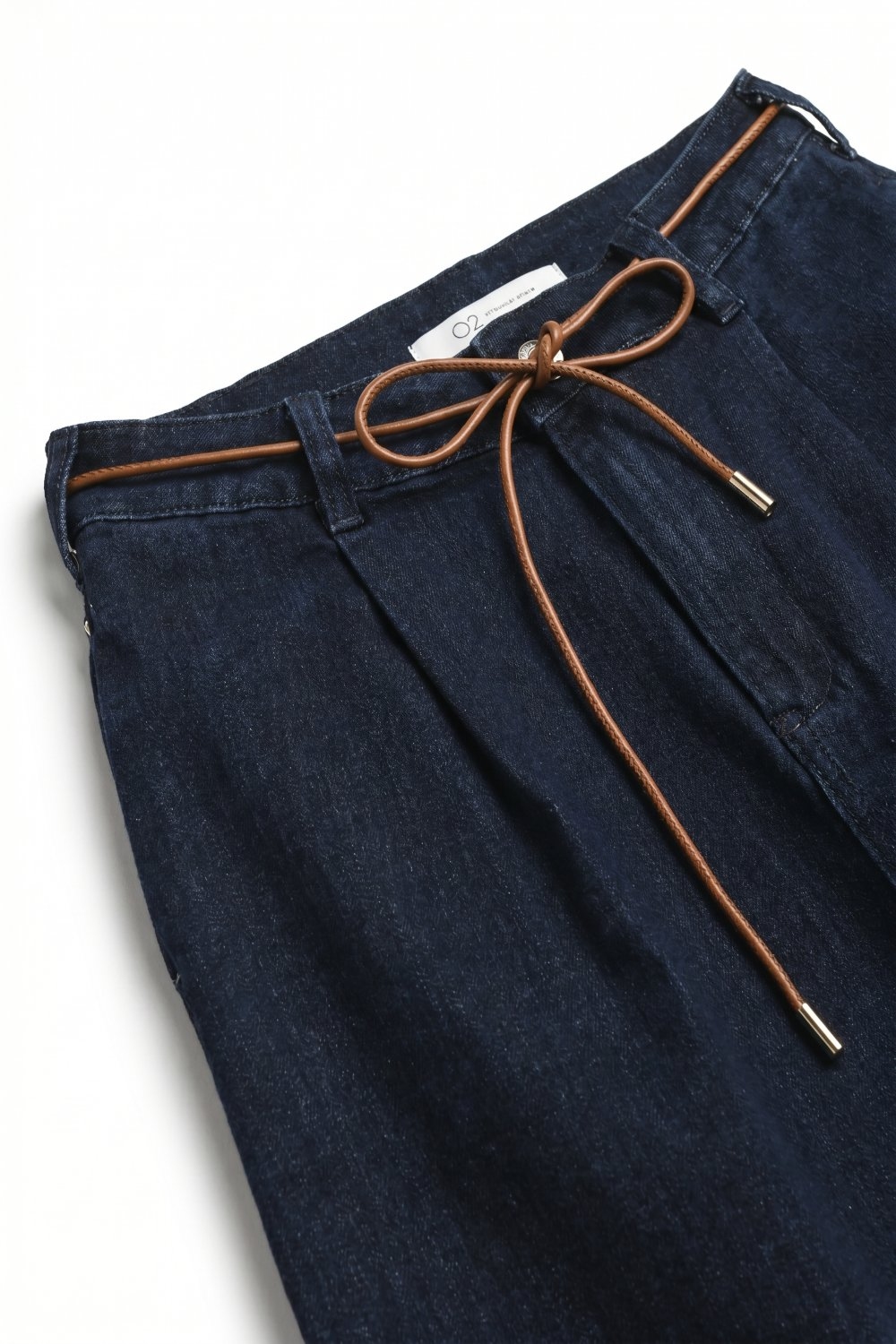 Pantalones vaqueros de pierna ancha a media pierna con cintur&oacute;n de lazo