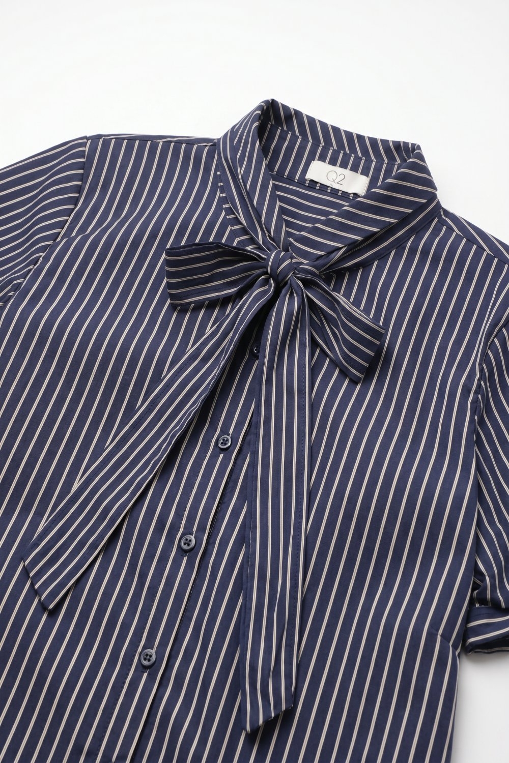 Camisa de Lazo con Rayas en Azul Marino y Manga Corta en Popelina