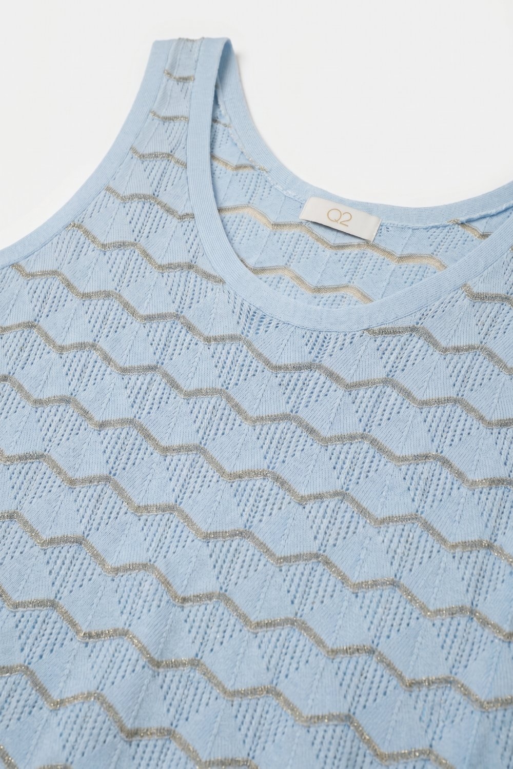 Top sin mangas de punto calado en zigzag azul claro
