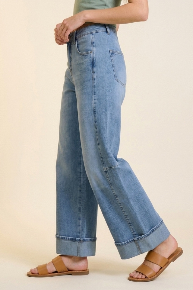 Blue Wide-Leg Light Wash Denim Jeans with Cuffs