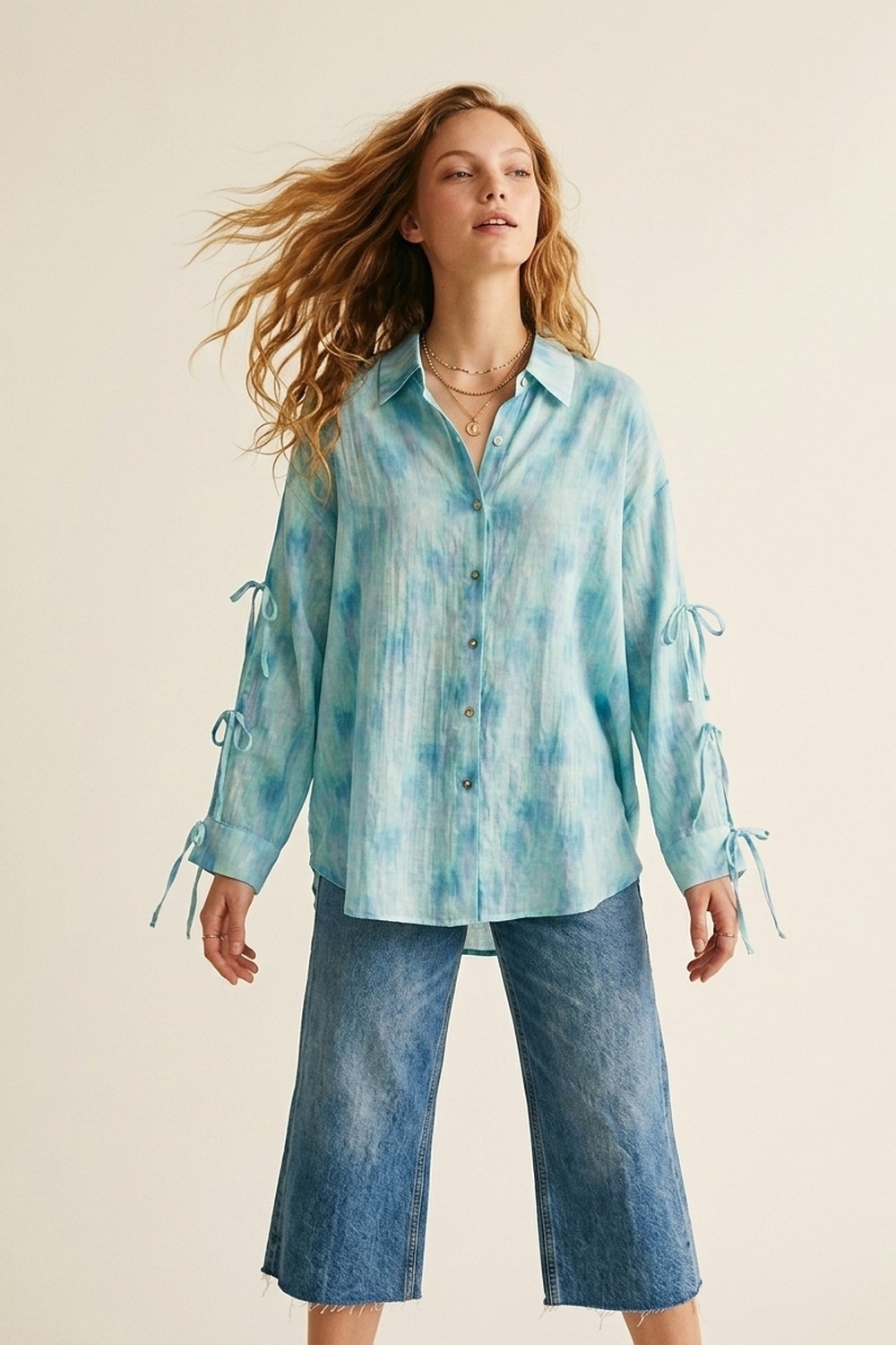 Camisa abotonada oversize estampada azul claro