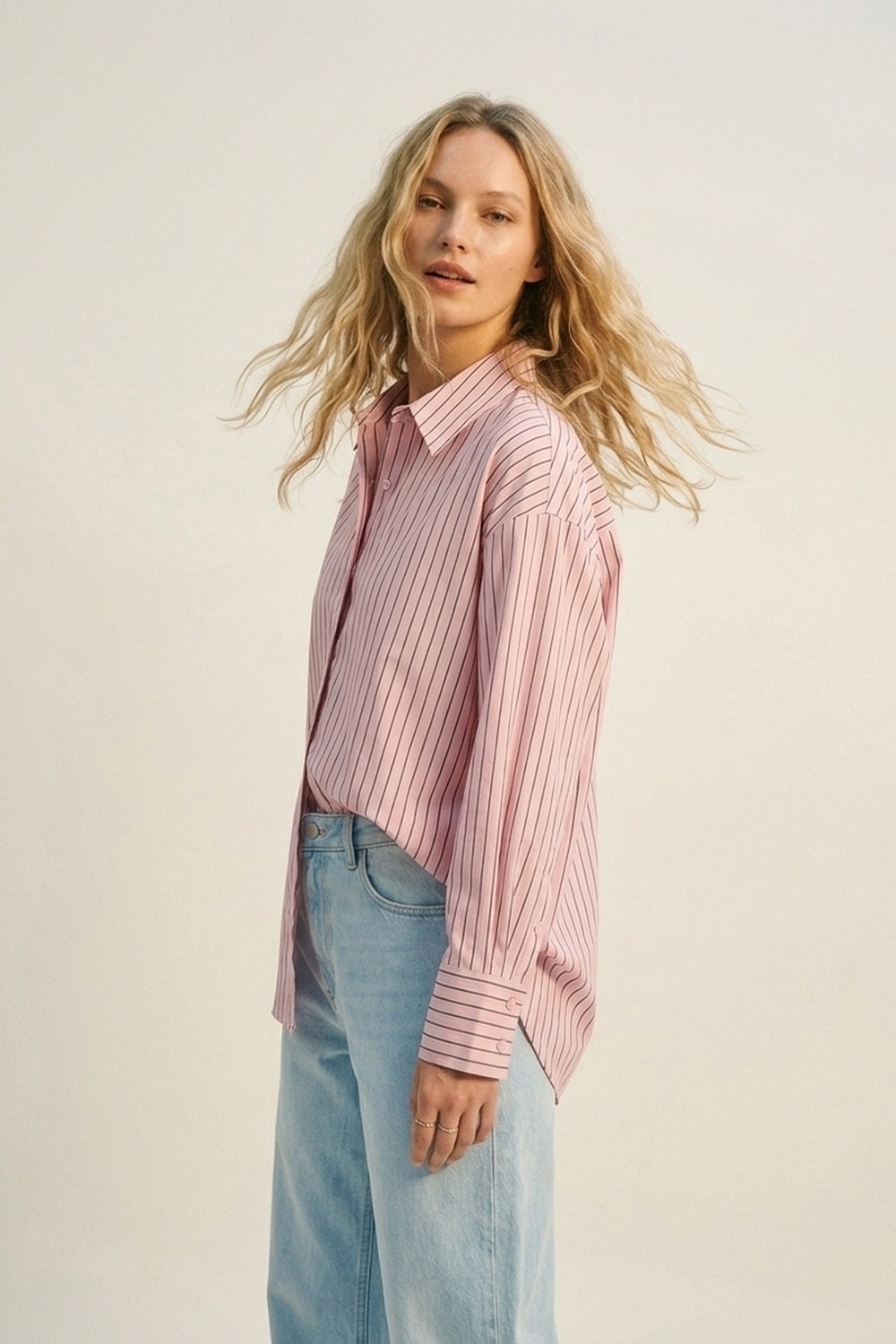 Camisa ligera de rayas en rosa claro Camisa ligera de rayas en rosa claro