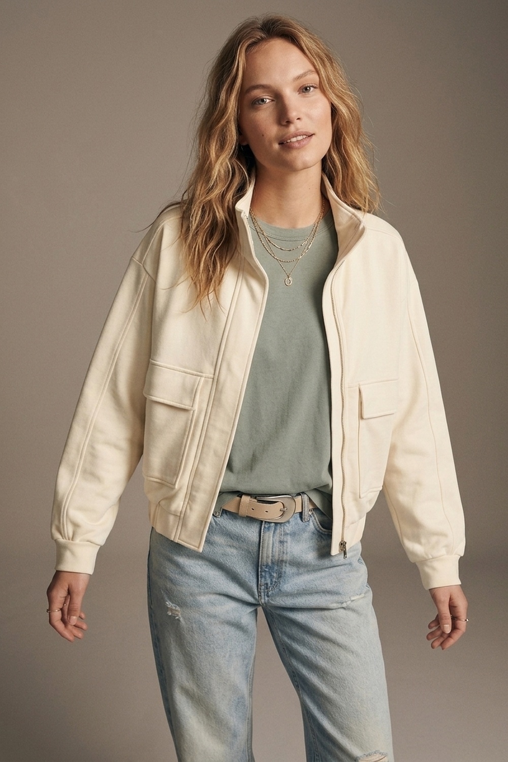 Chaqueta Bomber Relajada Con Bolsillo Frontal Y Cuello Alto De Viscosa Crema