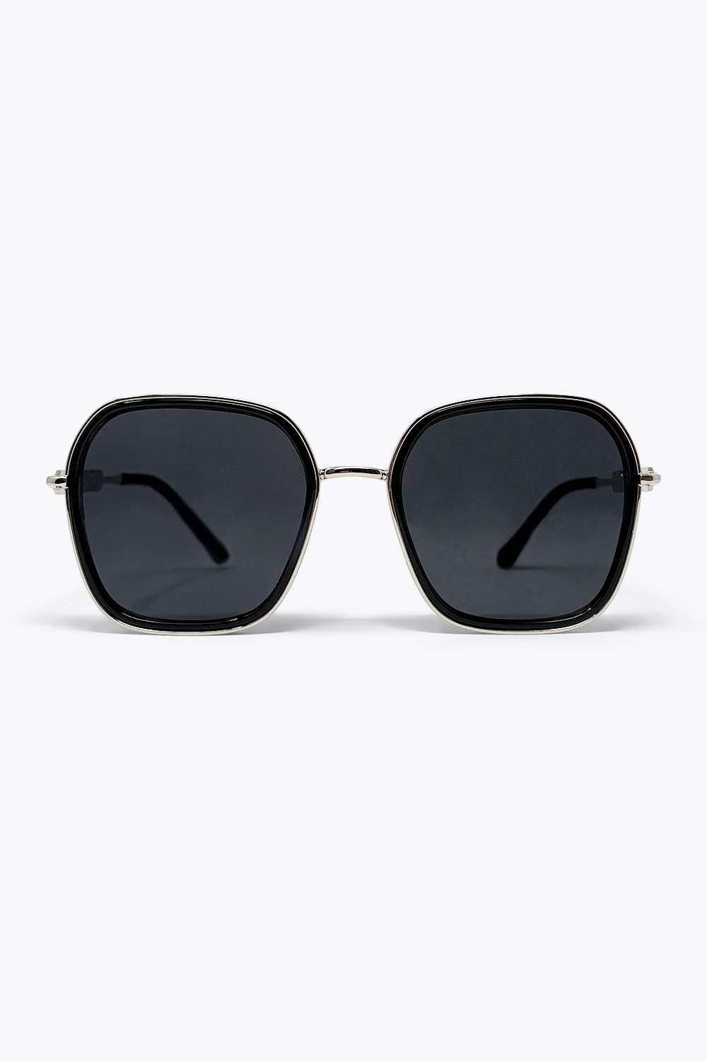 Gafas de sol oversize con detalle de cadena de metal y marco cuadrado negro
