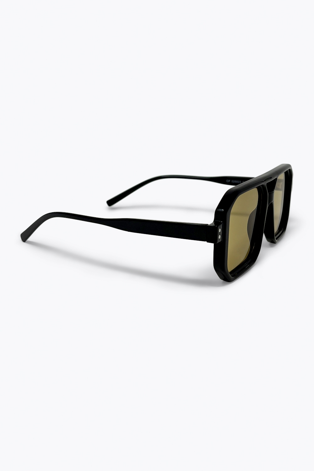 Gafas de sol cuadradas oversize con marco geom&eacute;trico negro y lentes tintadas en color oliva