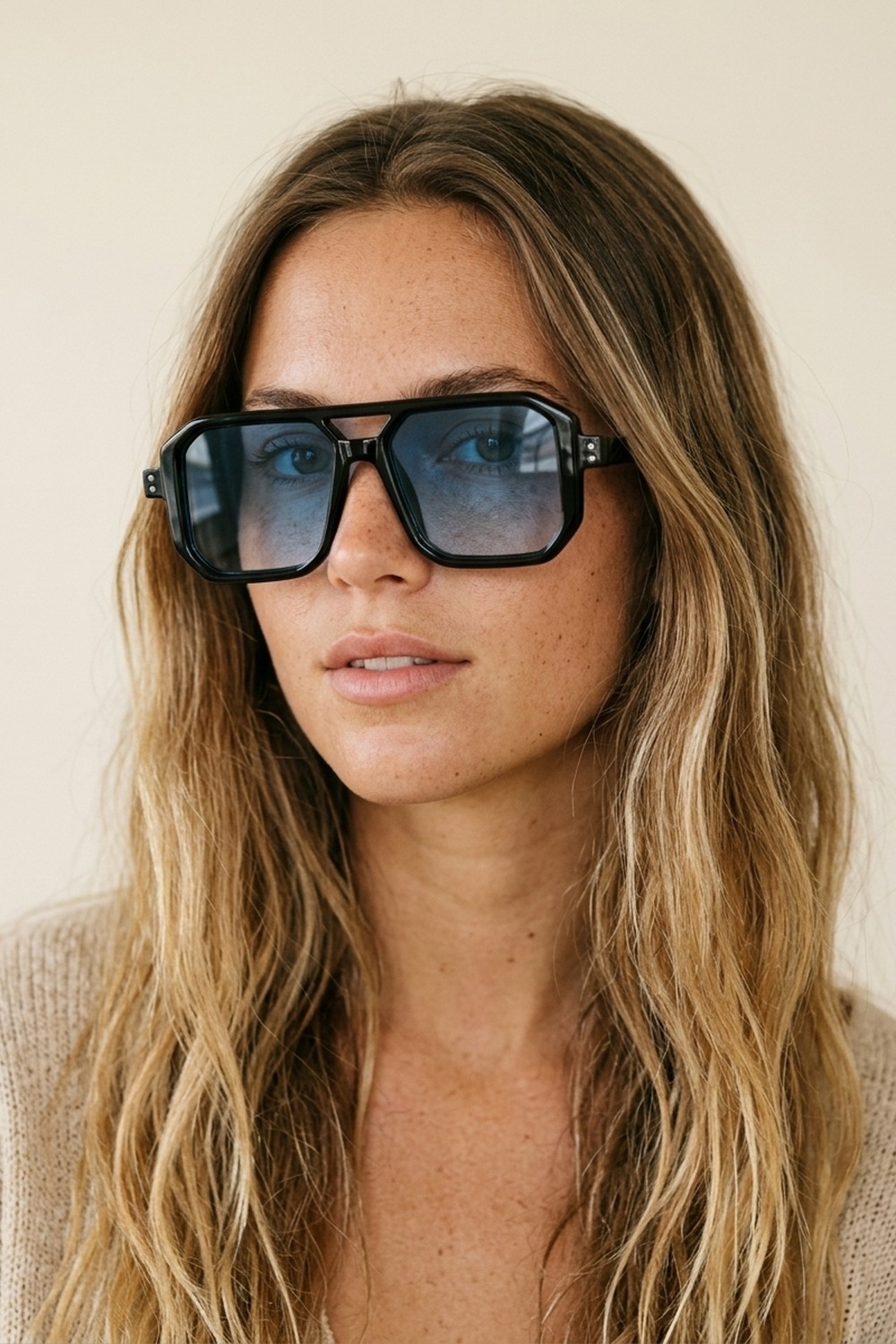 Gafas de sol con montura cuadrada oversize en negro degradado azul