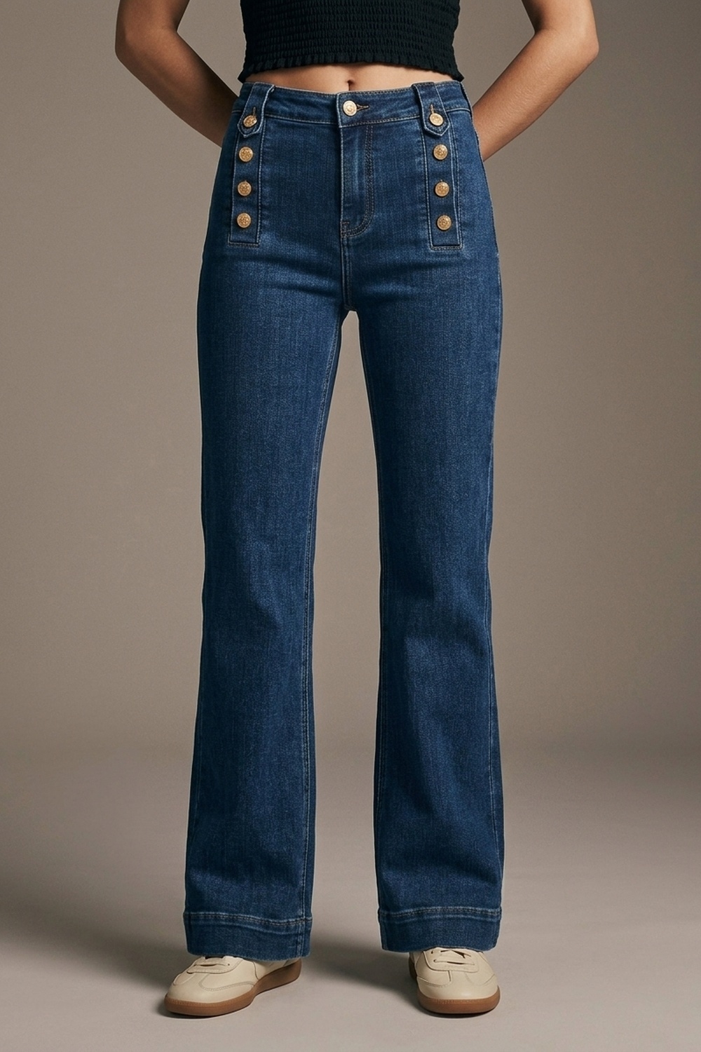 Vaqueros pitillo marinos con detalle de botones en lavado medio Vaqueros pitillo marinos con detalle de botones en lavado medio
