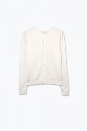 Cárdigan Beige de Punto Suave con Botones al Frente y Cuello Redondo
