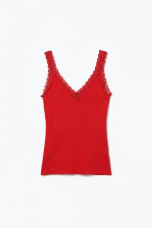 Top sin mangas de punto acanalado rojo con ribete de encaje y cuello en V