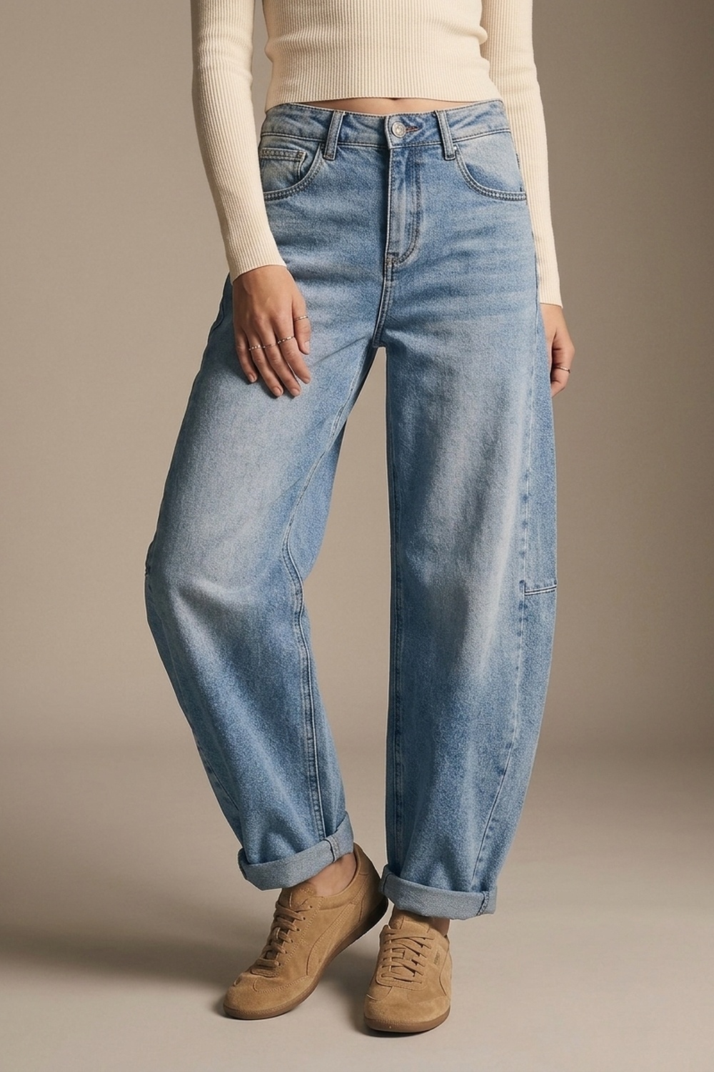 Vaqueros de pierna ancha Barrel Blue Denim Jeans en lavado claro Vaqueros de pierna ancha Barrel Blue Denim Jeans en lavado claro