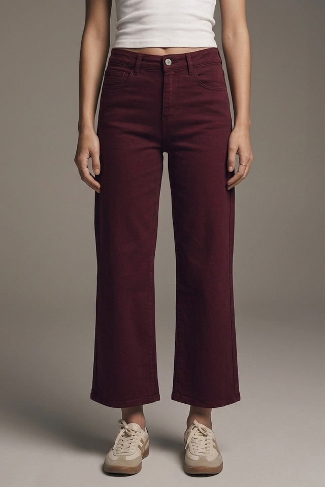 Cropped wide leg jeans in burgundy