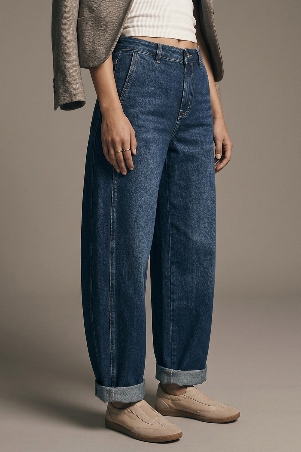 Jeans anchos de pierna azul oscuro con bolsillos laterales Jeans anchos de pierna azul oscuro con bolsillos laterales