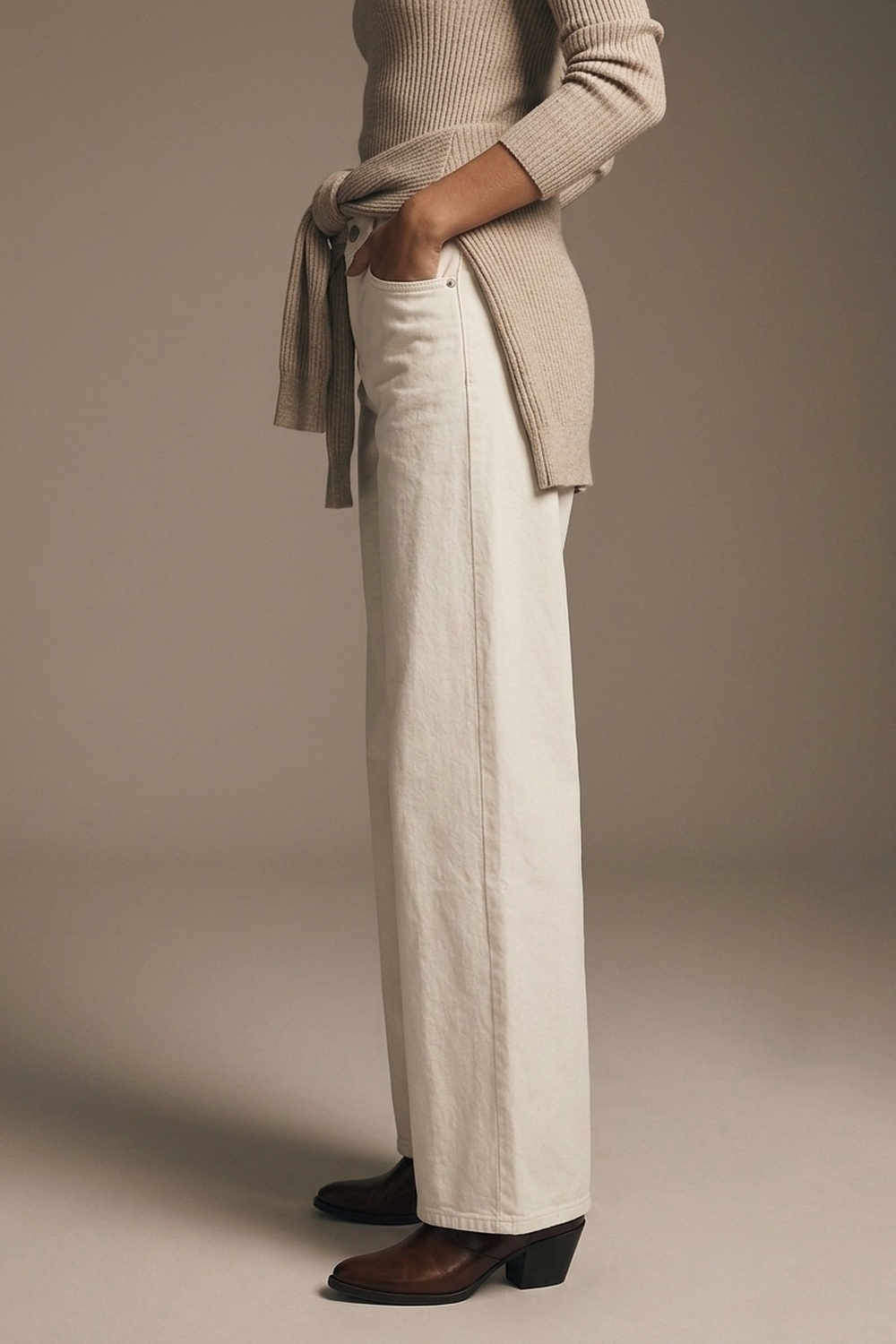 Pantalón extra ancho en color crema Pantalón extra ancho en color crema