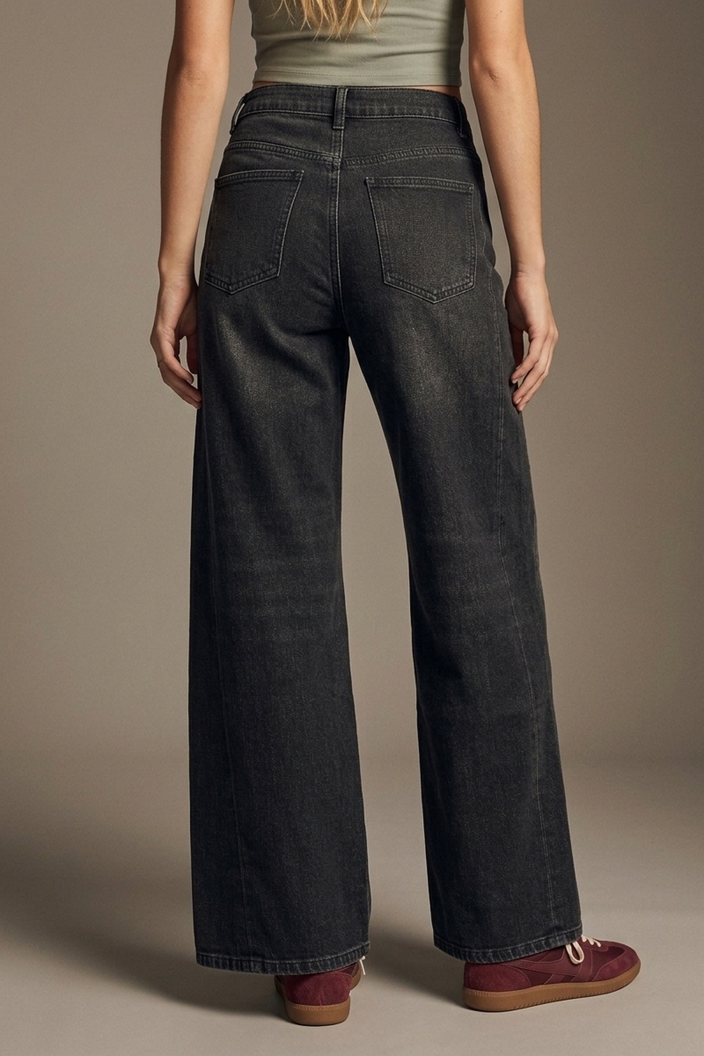 Jeans negros descoloridos de pierna extra ancha en denim lavado vintage