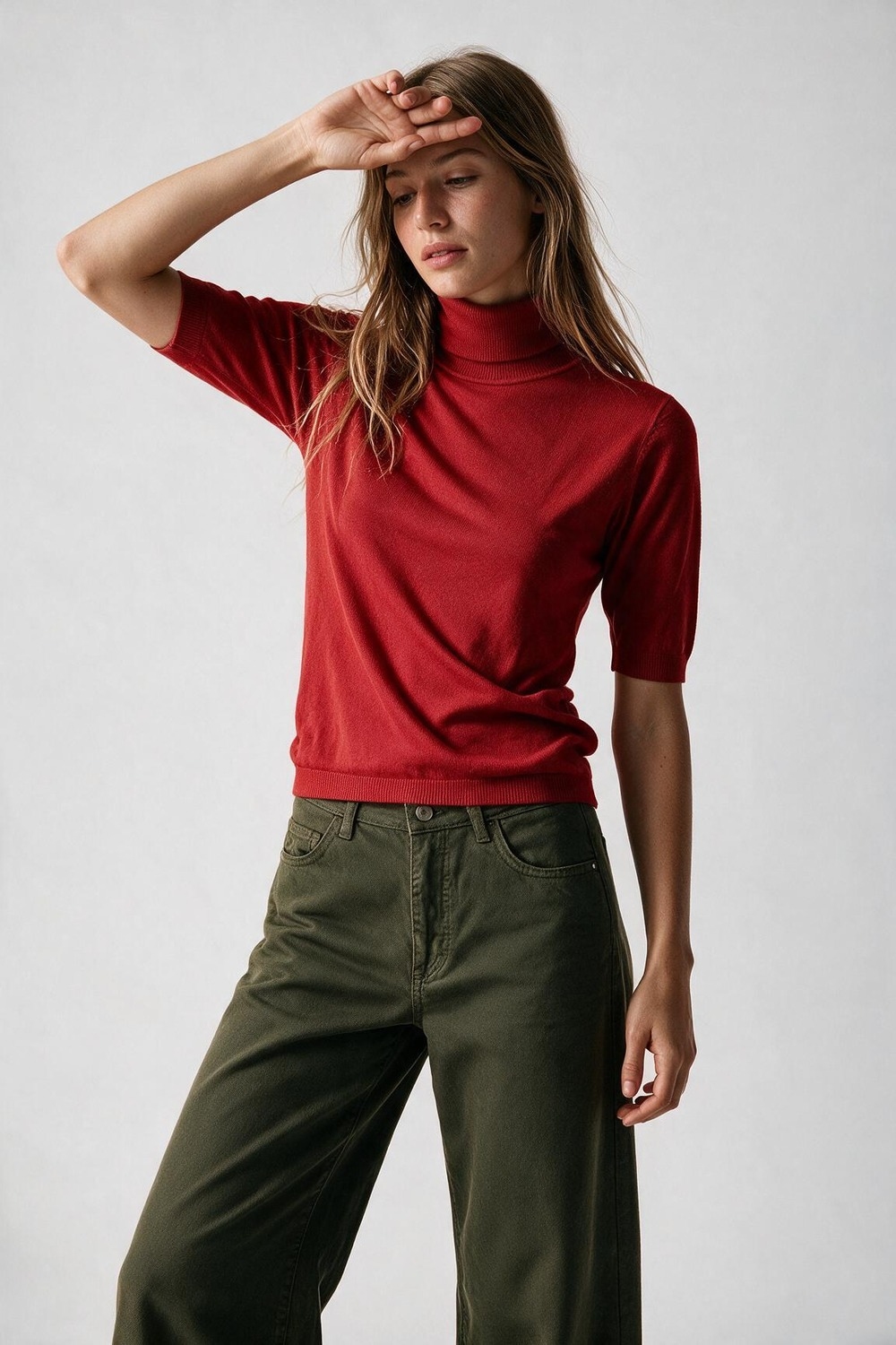 Su&eacute;ter Rojo de Punto Fino de Cuello Alto con Mangas al Codo y Ajuste Regular