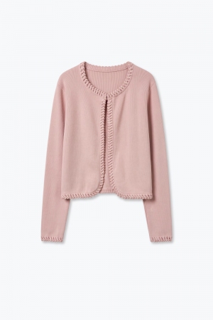Chaqueta de punto corta de color rosa claro con borde de crochet fino