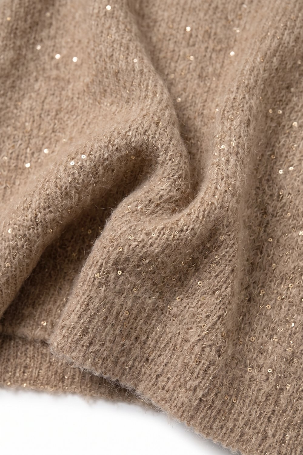 Suéter Beige de Punto Cepillado con Lentejuelas y Cuello Redondo con Ribete Acanalado Suéter Beige de Punto Cepillado con Lentejuelas y Cuello Redondo con Ribete Acanalado