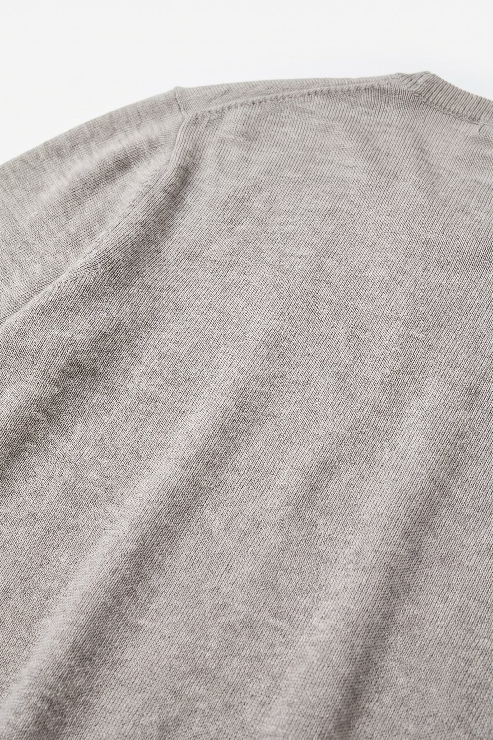 Su&eacute;ter de cuello redondo de punto fino mezcla de lana merino color beige