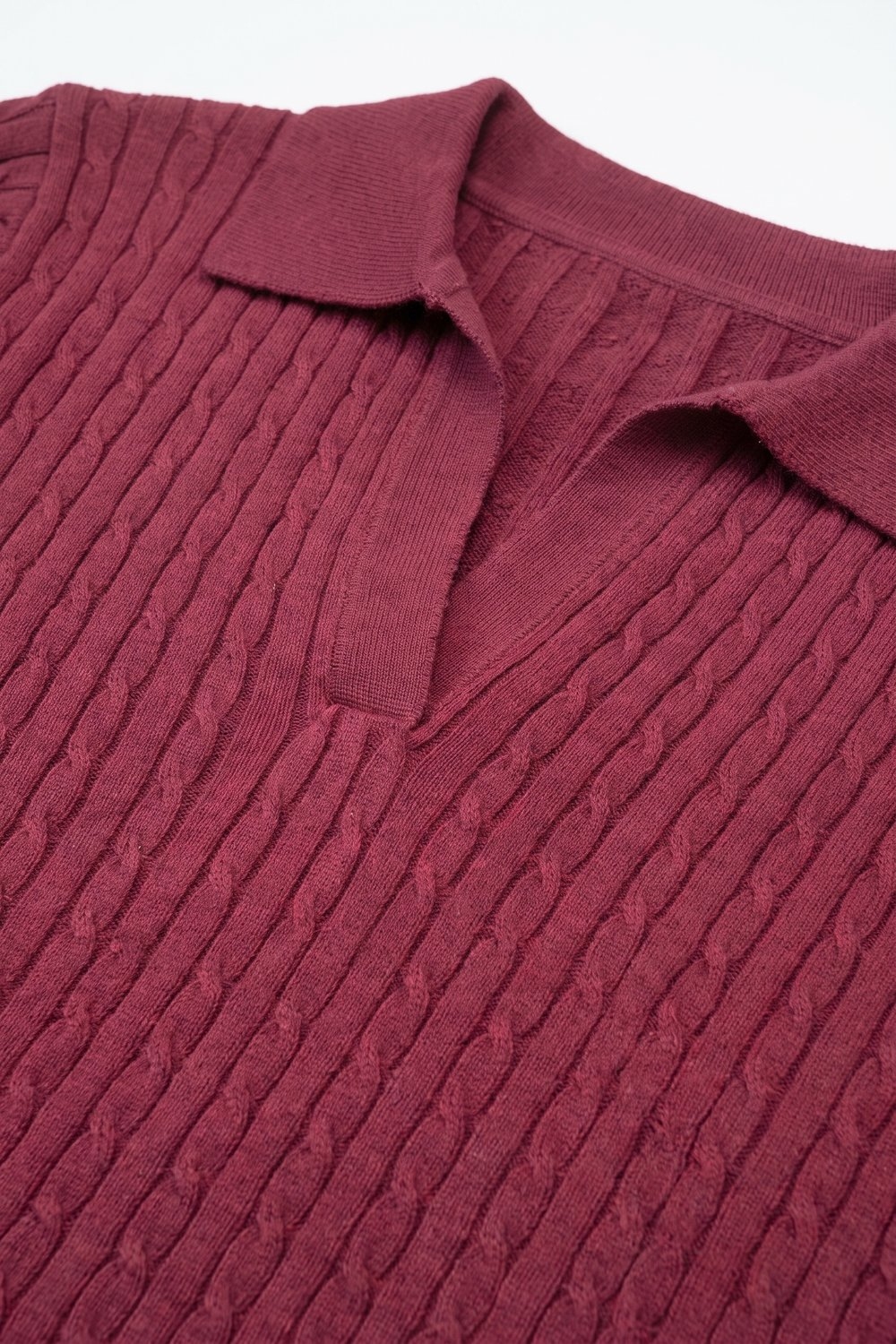 Su&eacute;ter de punto de mezcla de lana Merino burdeos con cuello de polo y dobladillo acanalado