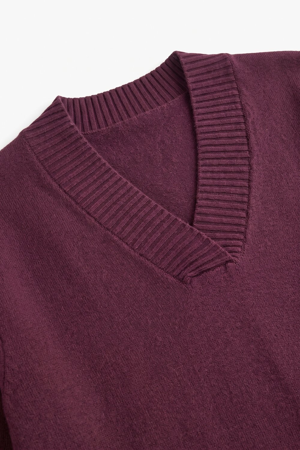 Suéter Ancho de Punto Cálido Morado con Escote en V Suéter Ancho de Punto Cálido Morado con Escote en V