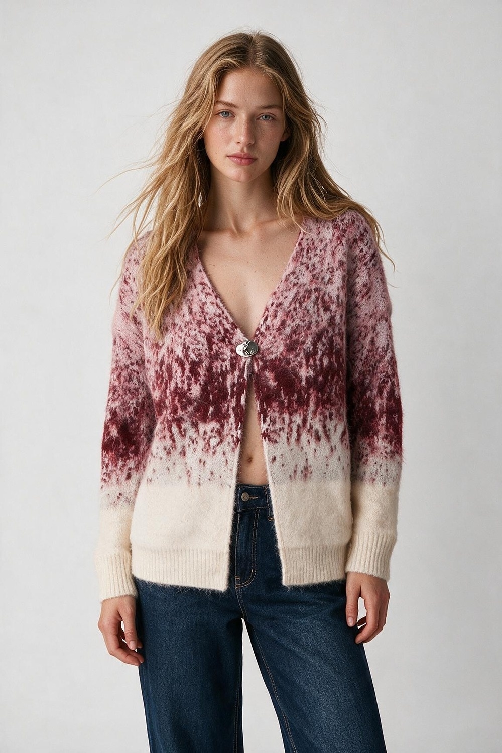 Cárdigan Suéter de Punto Peludo con Estampado Abstracto Rosa y Cuello en V con Botones Cárdigan Suéter de Punto Peludo con Estampado Abstracto Rosa y Cuello en V con Botones