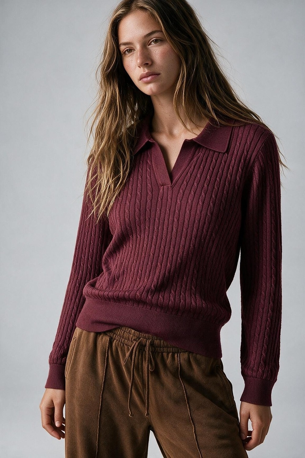 Su&eacute;ter de punto de mezcla de lana Merino burdeos con cuello de polo y dobladillo acanalado