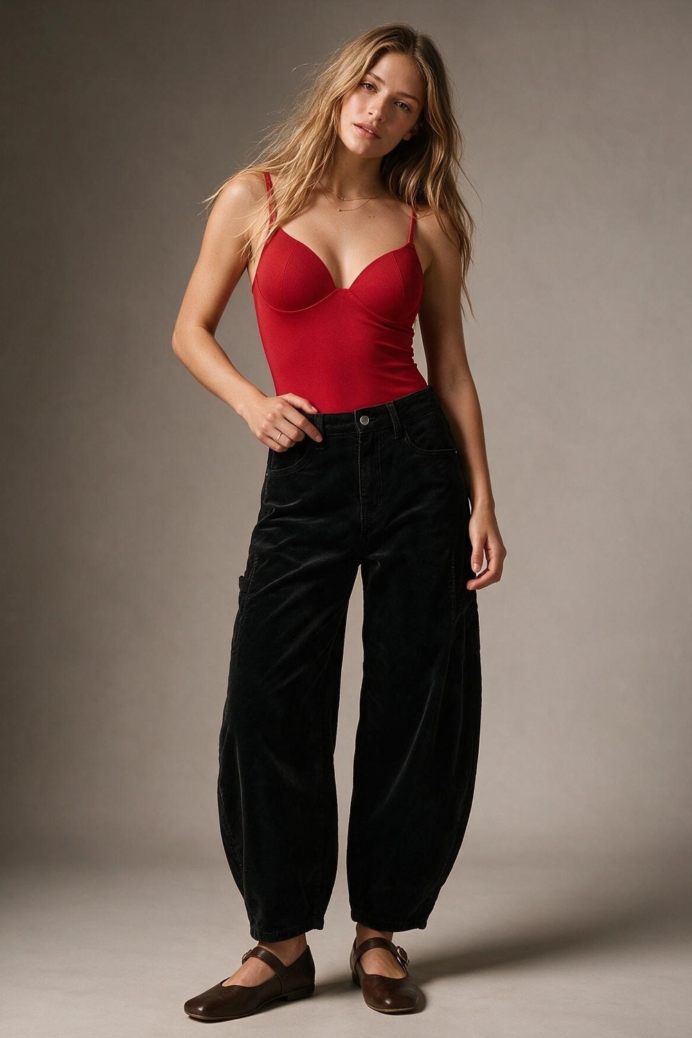 Body de tirantes espagueti con aros y tejido jersey el&aacute;stico rojo