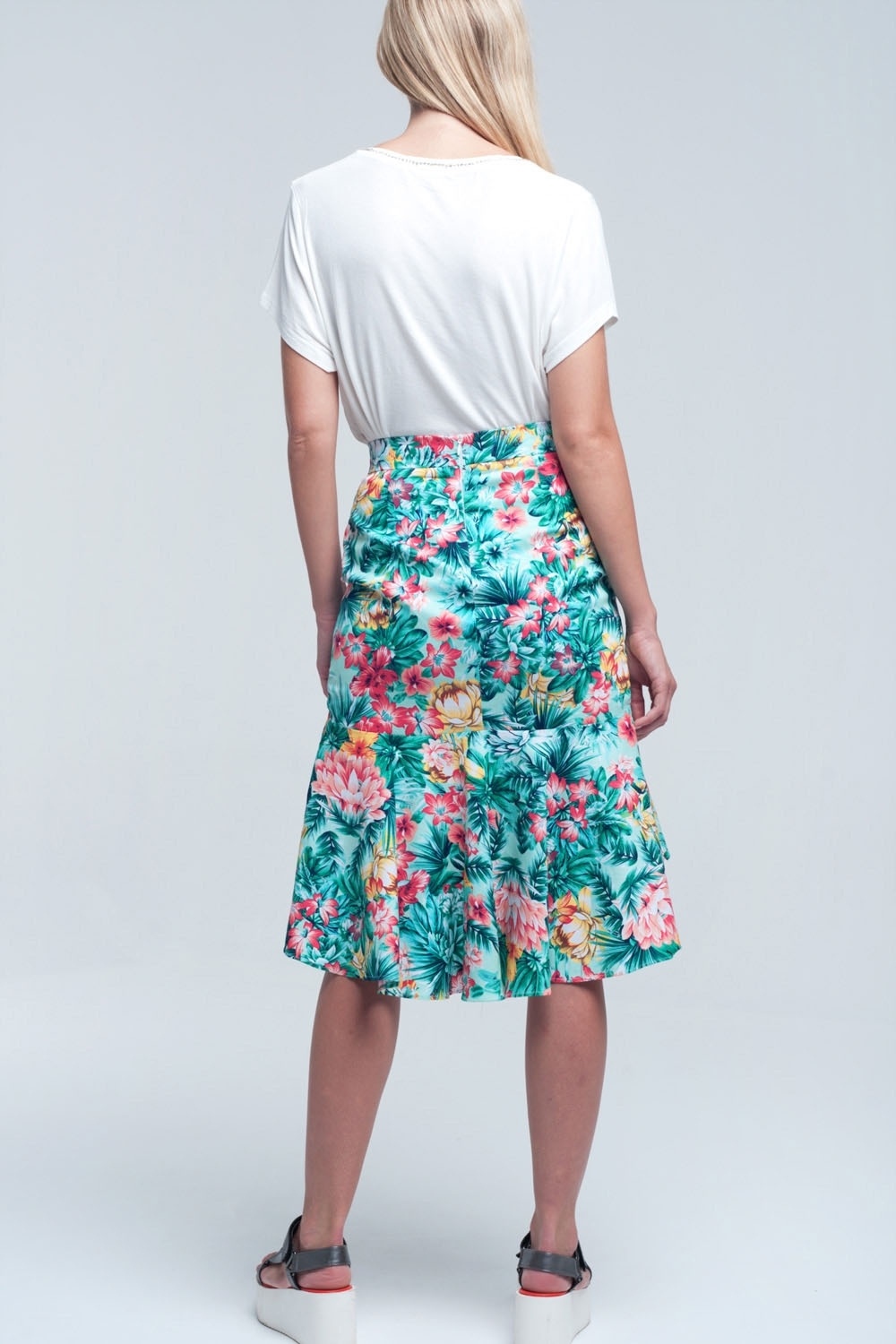 Falda floral asimétrica de color verde Falda floral asimétrica de color verde