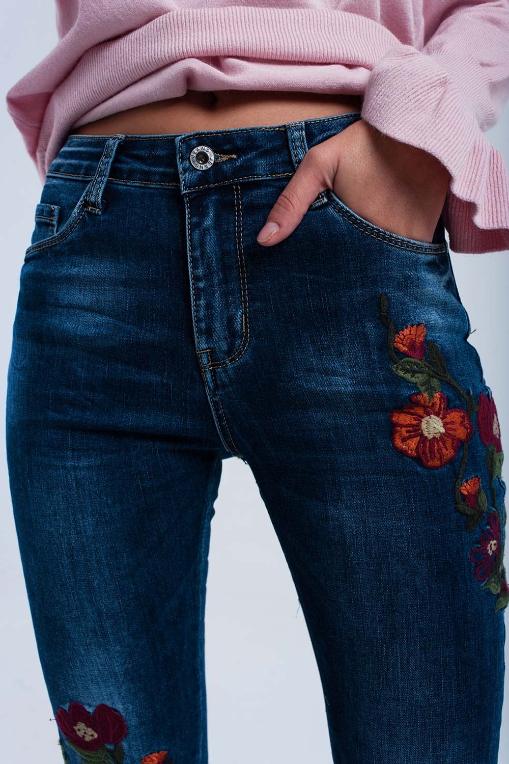 Vaquero skinny con flores Vaquero skinny con flores