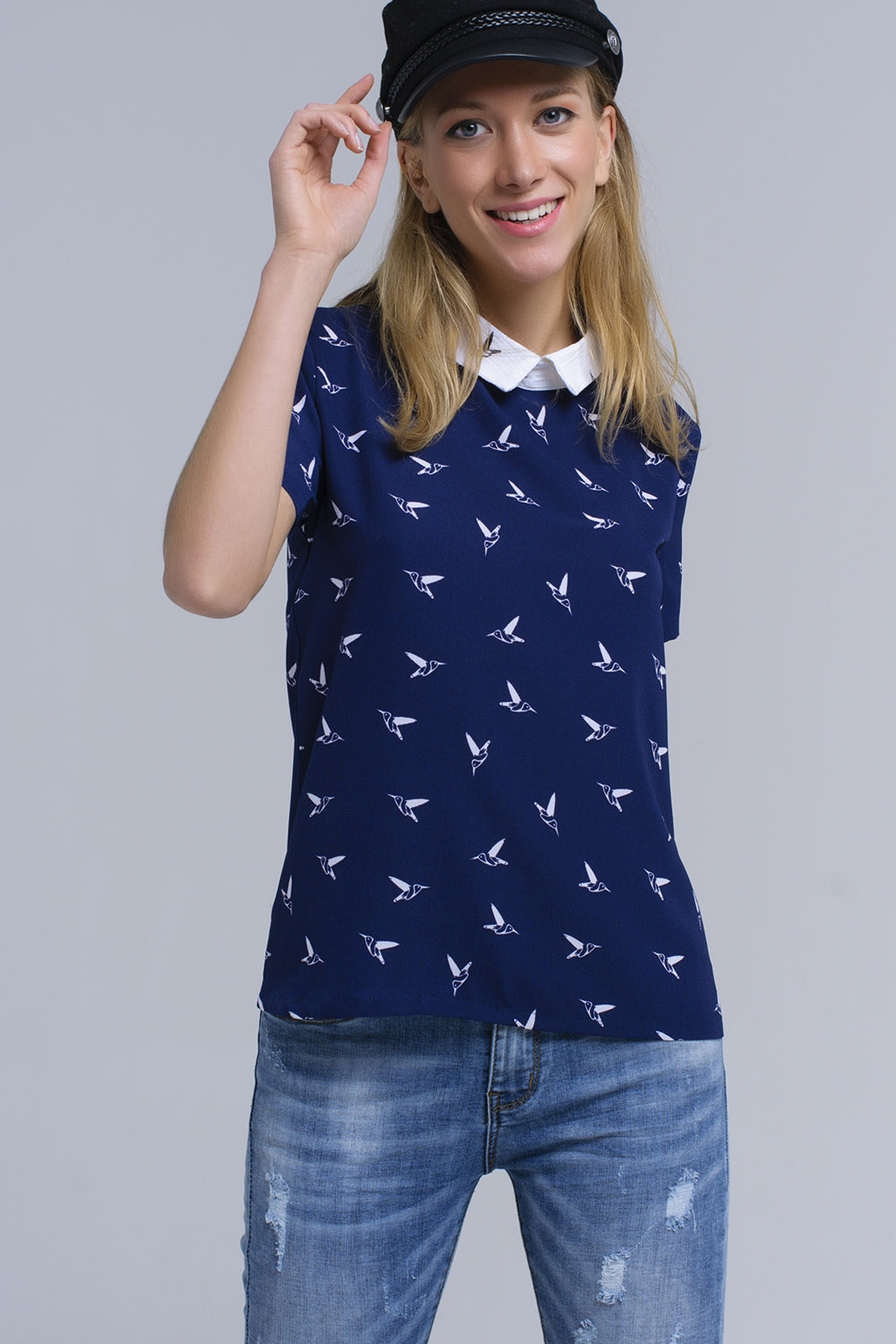 Camisa azul marino con pájaros estampados blancos Camisa azul marino con pájaros estampados blancos