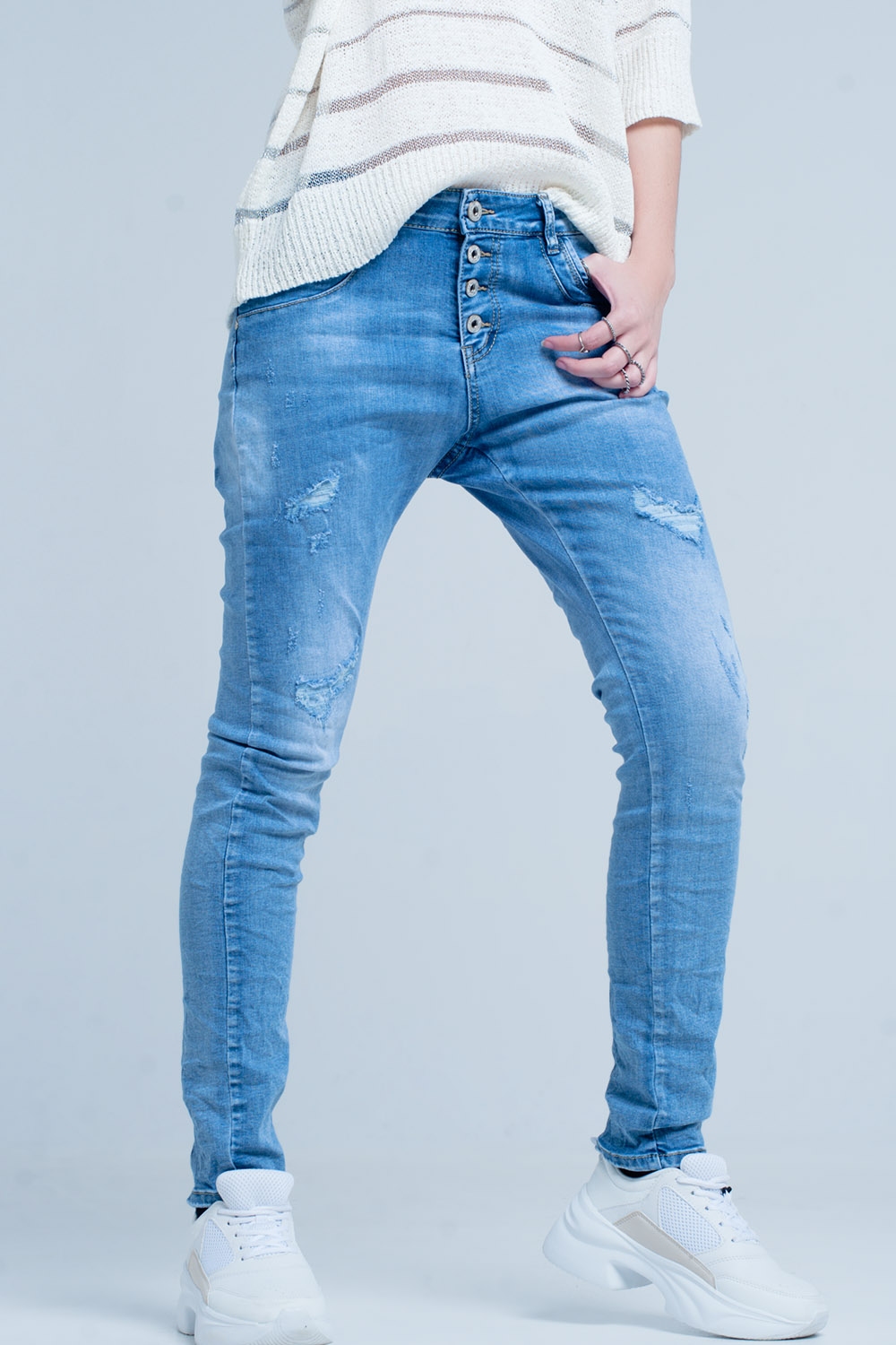 Vaquero azul lavado rasgado boyfriend Vaquero azul lavado rasgado boyfriend