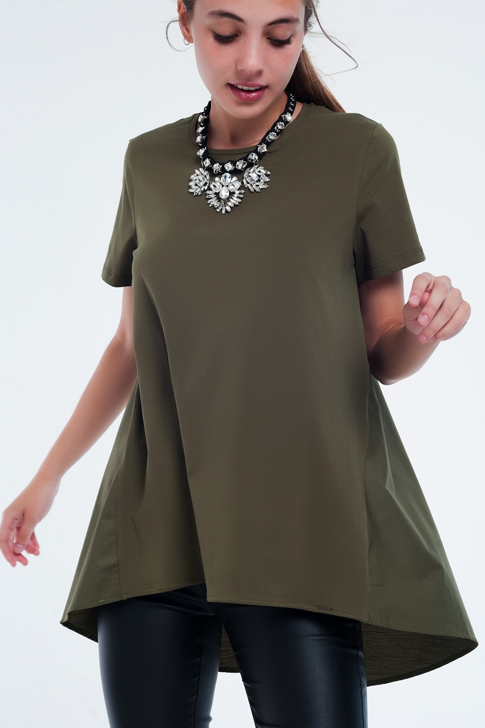 Vestido tipo camiseta en caqui