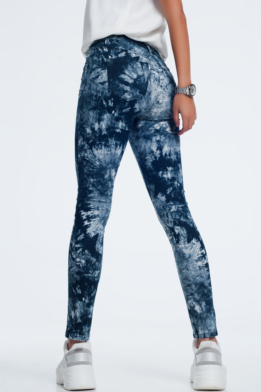 Pantalones pitillo teñidos de azul Pantalones pitillo teñidos de azul