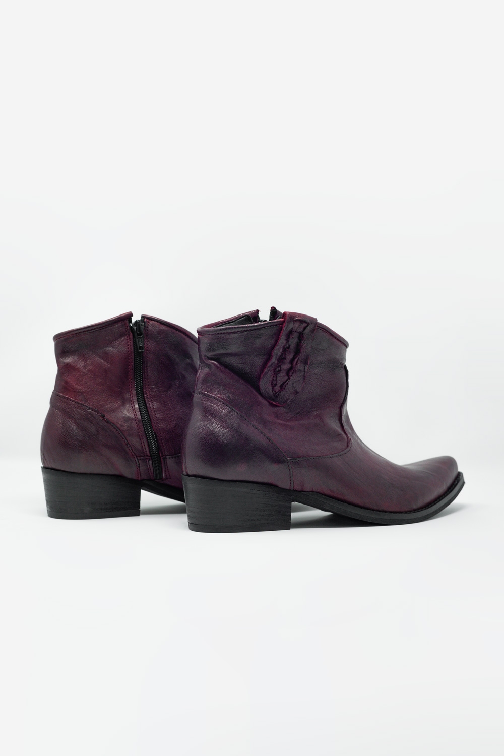 Botines de cuero estilo western color granate Botines de cuero estilo western color granate