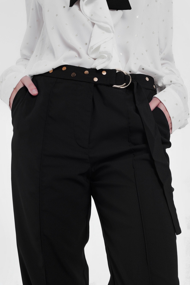 Zwarte broek met wijde pijpen en lage zoom