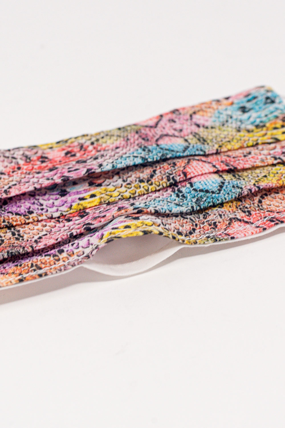 Paquete de 5 unidades Mascarilla rosa estampado de serpiente