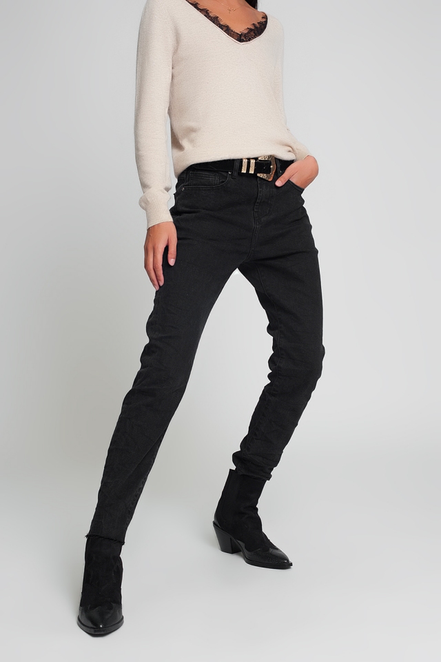 Schwarze Mom-Jeans mit hohem Bund