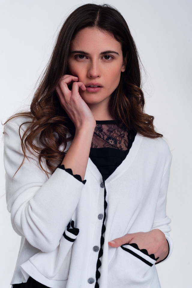 vest met contrasterende bies in wit