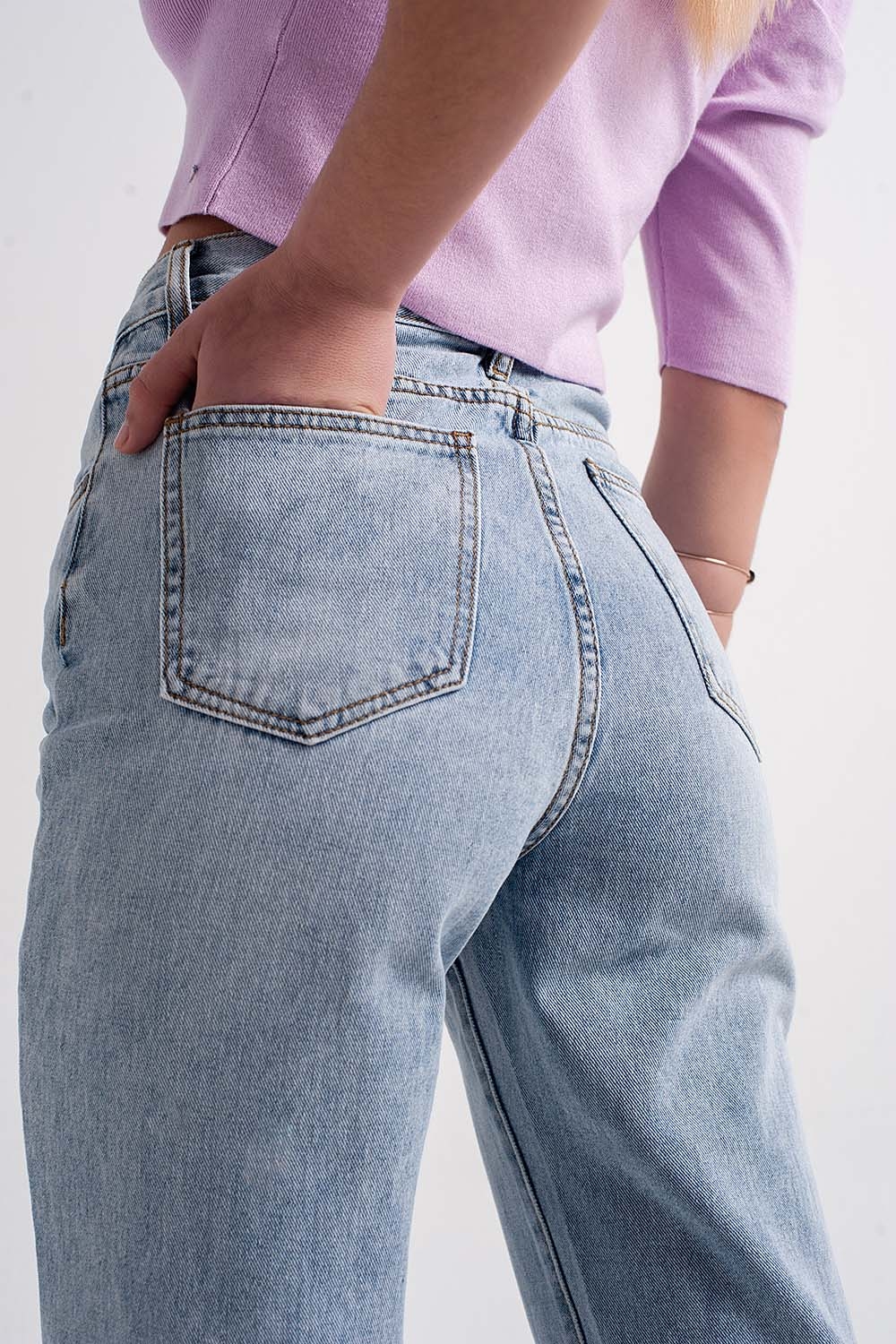 Vaqueros con detalle de lazada en el tobillo Vaqueros con detalle de lazada en el tobillo