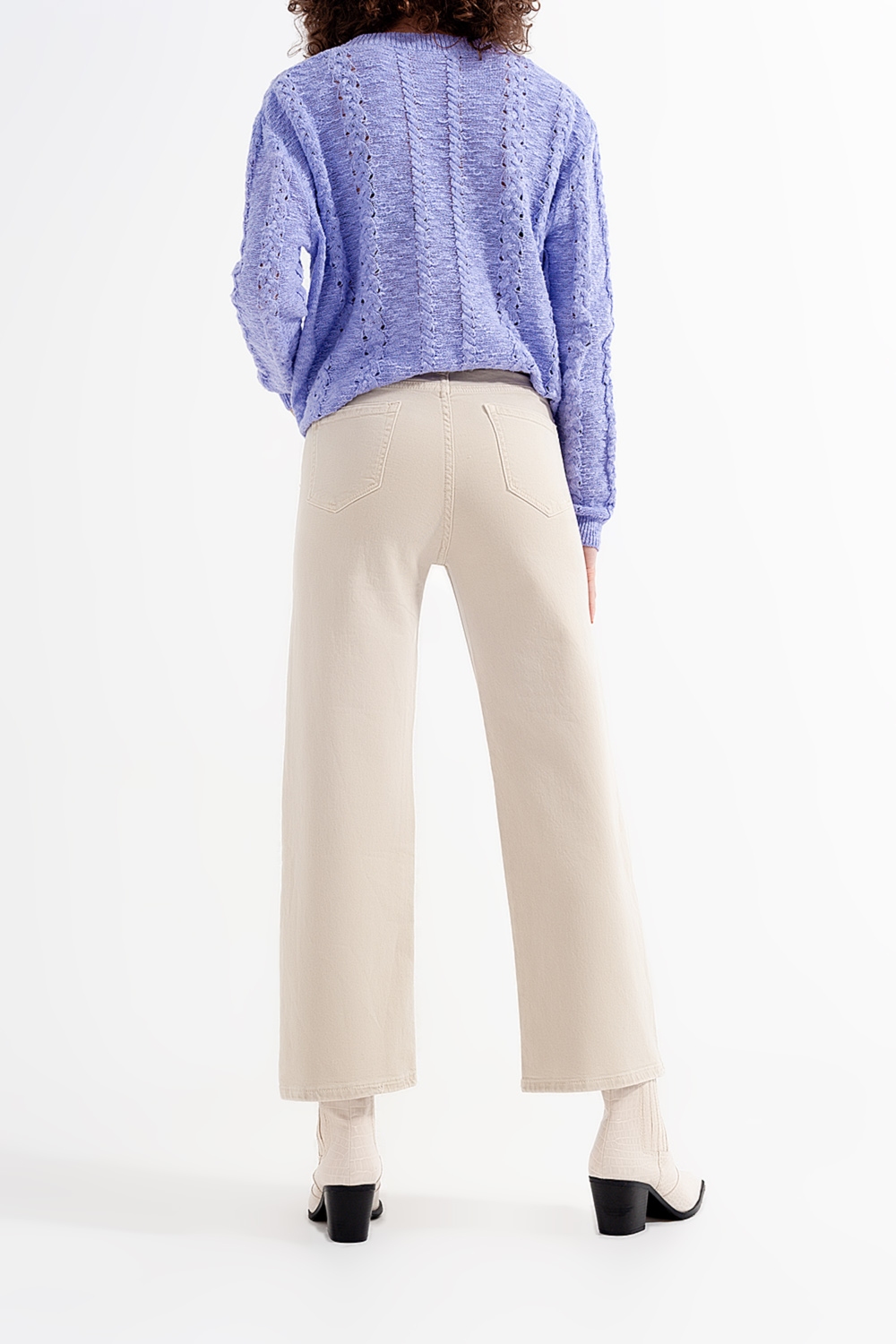 Vaqueros capri color beige de pernera ancha Vaqueros capri color beige de pernera ancha