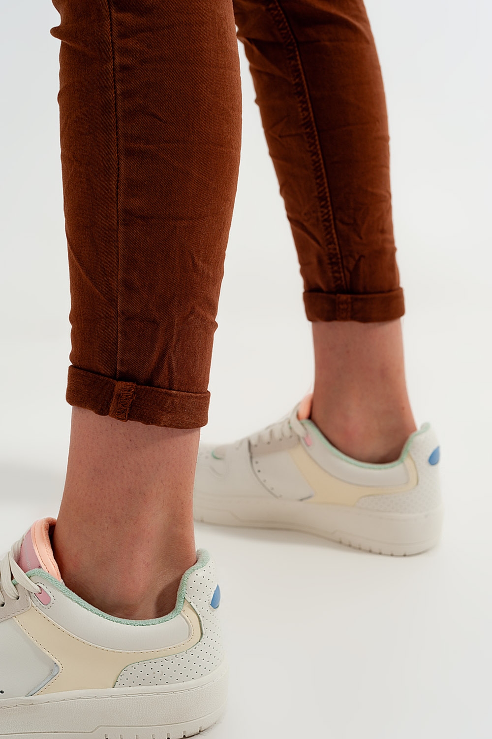 Pantalon de talle alto color camel Pantalon de talle alto color camel