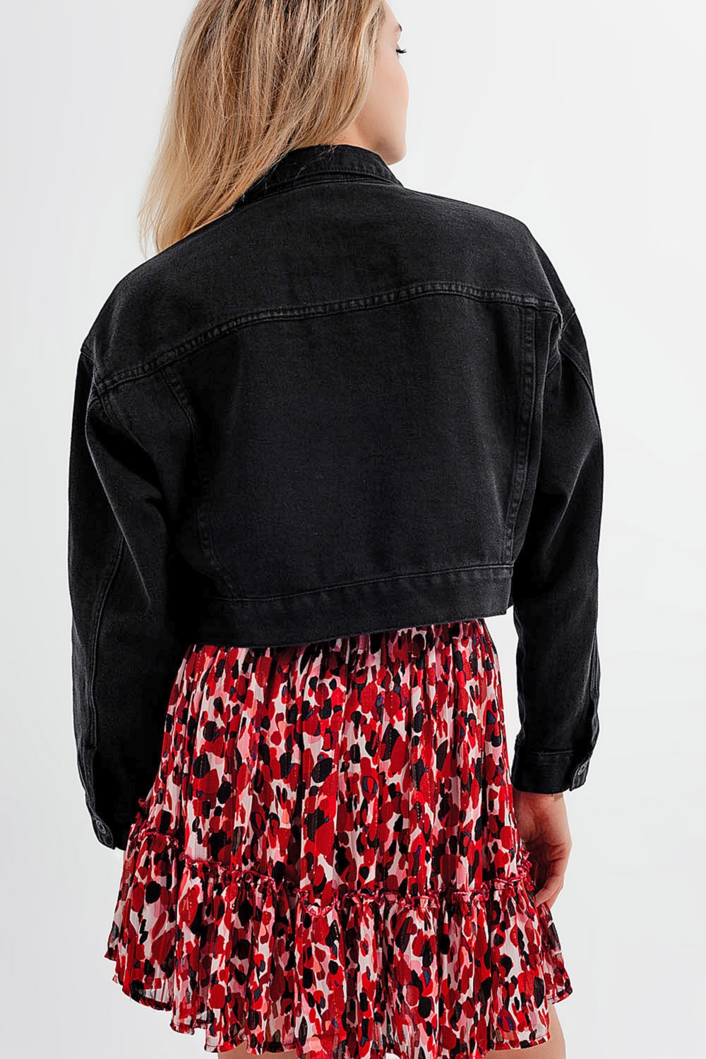 Chaqueta vaquera negra con flecos de strass