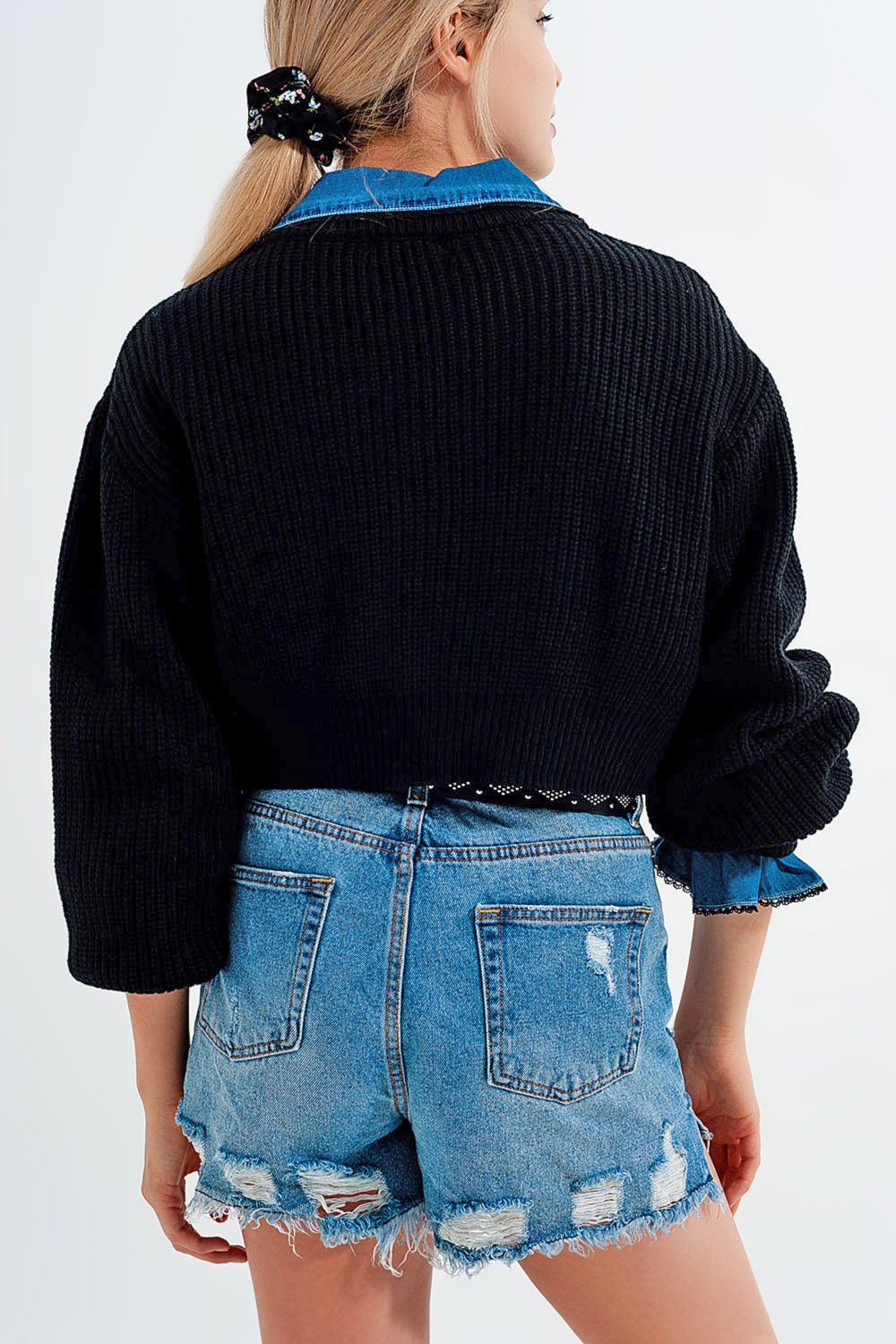 Cárdigan negro con manga larga y detalle de botones de strass Cárdigan negro con manga larga y detalle de botones de strass